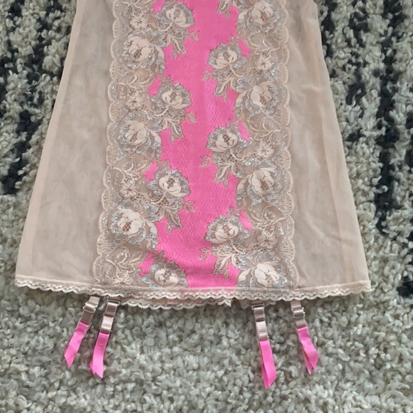 Brand New With Tags Lingerie from Victorias Secret - Picture 3 of 13